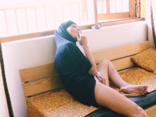 Crazy BBW Arab Hijabed Amateur Girl Loves To Smoke Showing Tight Ass