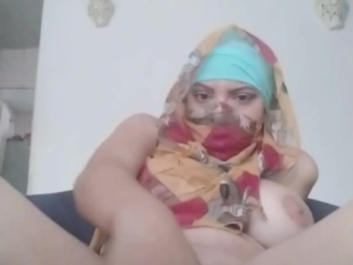 Real Arab Hijab Mom MILF Masturbates Her Creamy Pussy To Squirting Orgasm While Husband Is At Mosque