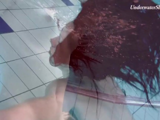 Poolside and underwater pornstar erotics Liza babe