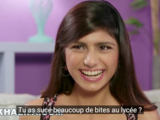 MIA KHALIFA – Belle nana arabe parle de son histoire d’origine porno (et suce des bites)